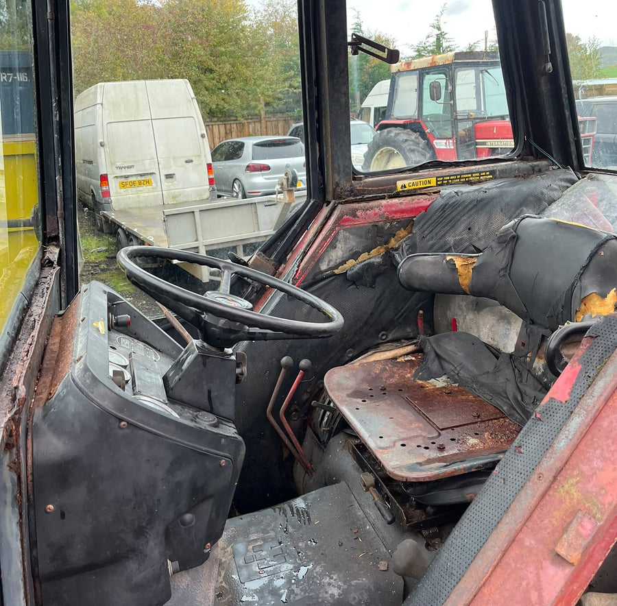 International 784 with Loader